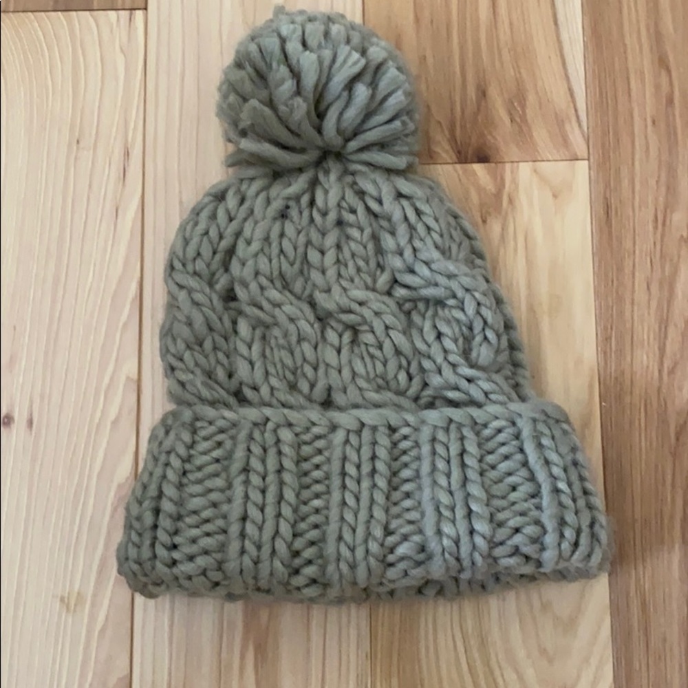 Pom Pom hat